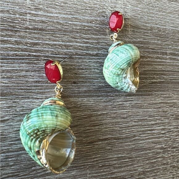 Bohemian seashell earrings A298 - Picture 4 of 5